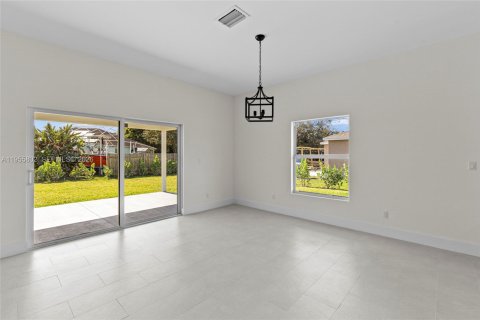Casa en venta en Port St. Lucie, Florida, 4 dormitorios, 199.46 m2 № 2080476 - foto 11