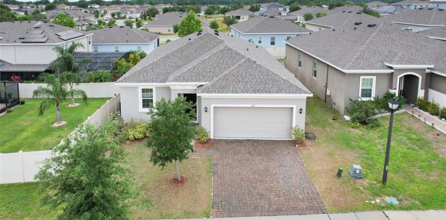 House in Groveland, Florida 3 bedrooms, 156.35 sq.m. № 1675325