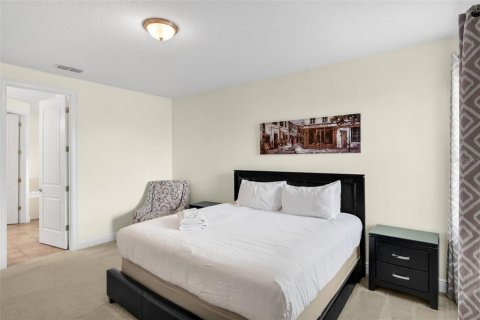 House in Kissimmee, Florida 6 bedrooms, 272.76 sq.m. № 1751013 - photo 24