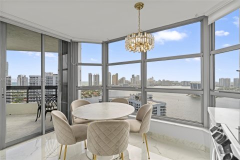 Copropriété à vendre à Aventura, Floride: 3 chambres, 159.23 m2 № 2007374 - photo 2