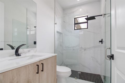Casa en venta en Cape Coral, Florida, 3 dormitorios, 128.86 m2 № 1076156 - foto 5