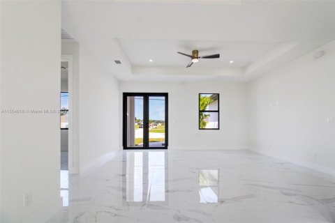 Casa en venta en Cape Coral, Florida, 3 dormitorios, 128.86 m2 № 1076156 - foto 3