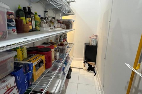 House in Miramar, Florida 3 bedrooms, 171.03 sq.m. № 2010223 - photo 26