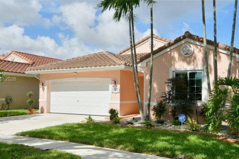 House in Miramar, Florida 3 bedrooms, 171.03 sq.m. № 2010223