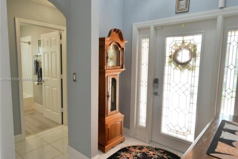 House in Miramar, Florida 3 bedrooms, 171.03 sq.m. № 2010223 - photo 9