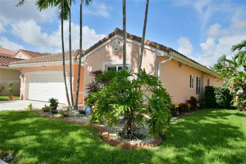 House in Miramar, Florida 3 bedrooms, 171.03 sq.m. № 2010223 - photo 6