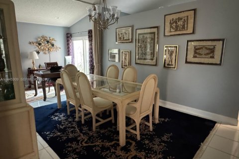 House in Miramar, Florida 3 bedrooms, 171.03 sq.m. № 2010223 - photo 15