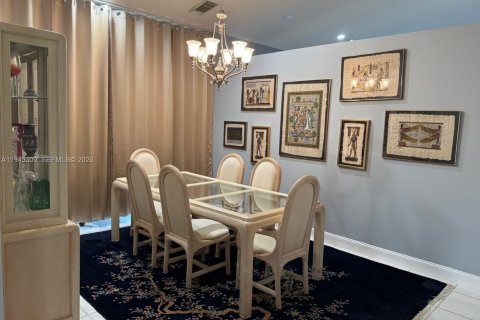 House in Miramar, Florida 3 bedrooms, 171.03 sq.m. № 2010223 - photo 16