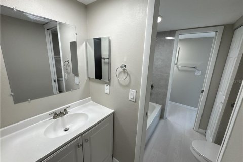 Купить кондоминиум в Энглвуд, Флорида 6 комнат, 70.05м2, № 2148264 - фото 8