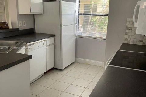 Condo in Sunrise, Florida, 1 bedroom  № 2059805 - photo 9