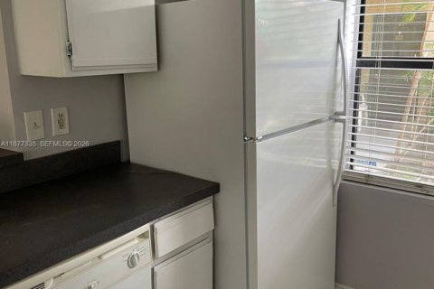 Condo in Sunrise, Florida, 1 bedroom  № 2059805 - photo 6