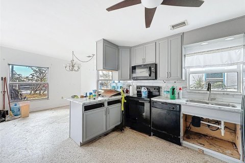 House in Madeira Beach, Florida 4 bedrooms, 133.41 sq.m. № 1797307 - photo 15
