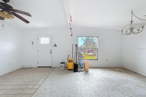 House in Madeira Beach, Florida 4 bedrooms, 133.41 sq.m. № 1797307 - photo 11