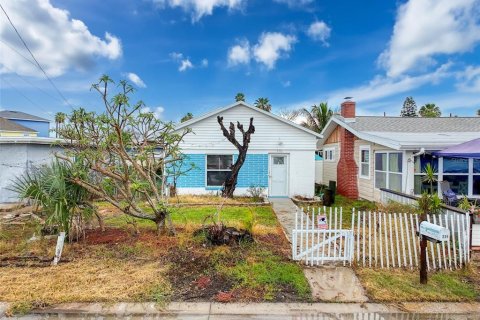 House in Madeira Beach, Florida 4 bedrooms, 133.41 sq.m. № 1797307 - photo 9