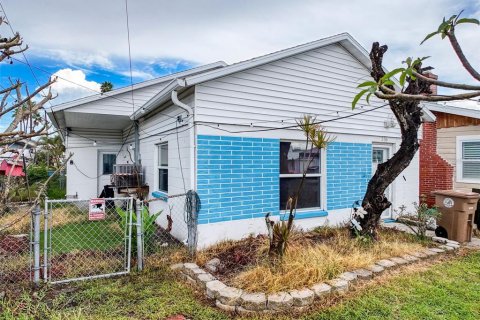 House in Madeira Beach, Florida 4 bedrooms, 133.41 sq.m. № 1797307 - photo 30