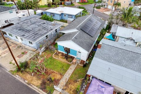 House in Madeira Beach, Florida 4 bedrooms, 133.41 sq.m. № 1797307 - photo 8