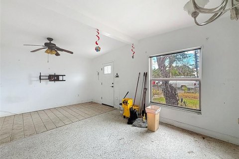 House in Madeira Beach, Florida 4 bedrooms, 133.41 sq.m. № 1797307 - photo 13