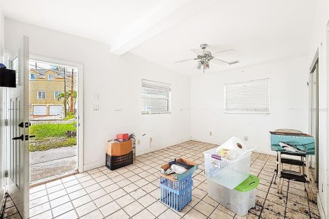 House in Madeira Beach, Florida 4 bedrooms, 133.41 sq.m. № 1797307 - photo 20