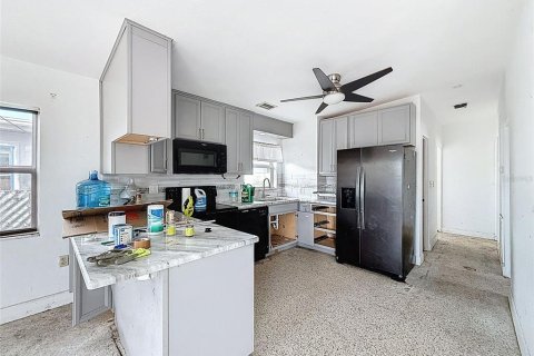House in Madeira Beach, Florida 4 bedrooms, 133.41 sq.m. № 1797307 - photo 16