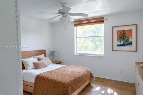 Condo in Dania Beach, Florida, 2 bedrooms  № 2020964 - photo 3