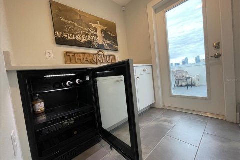 Adosado en alquiler en Tampa, Florida, 3 dormitorios, 194.82 m2 № 1817978 - foto 13