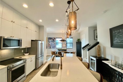 Adosado en alquiler en Tampa, Florida, 3 dormitorios, 194.82 m2 № 1817978 - foto 8