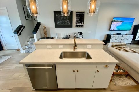 Adosado en alquiler en Tampa, Florida, 3 dormitorios, 194.82 m2 № 1817978 - foto 10