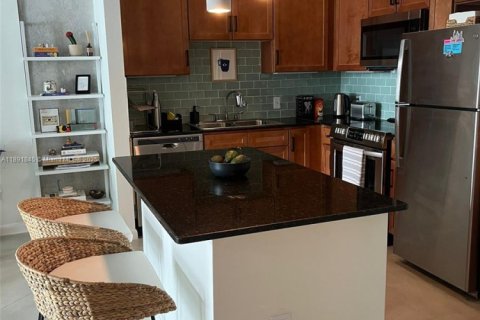 Condo in Miami, Florida, 1 bedroom  № 1943754 - photo 4