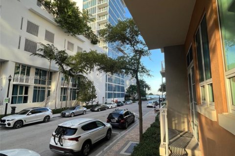 Condo in Miami, Florida, 1 bedroom  № 1943754 - photo 10