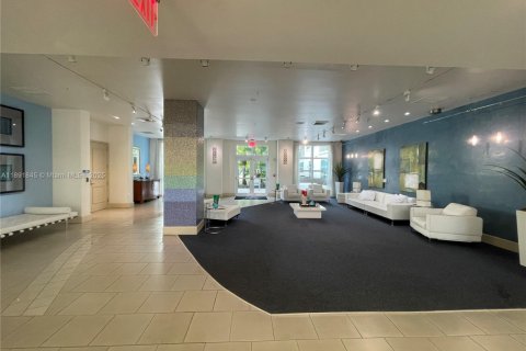 Condo in Miami, Florida, 1 bedroom  № 1943754 - photo 13
