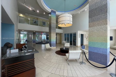 Condo in Miami, Florida, 1 bedroom  № 1943754 - photo 14