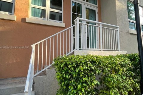 Condo in Miami, Florida, 1 bedroom  № 1943754 - photo 9