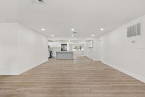 Villa ou maison à louer à Clearwater, Floride: 5 chambres, 178 m2 № 2378000 - photo 6