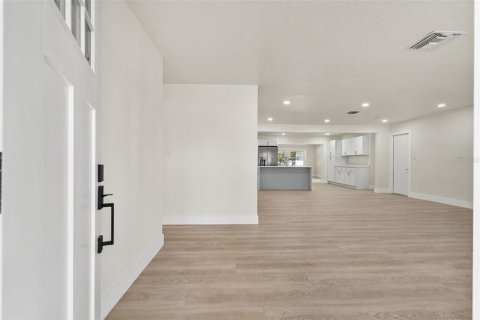 Villa ou maison à louer à Clearwater, Floride: 5 chambres, 178 m2 № 2378000 - photo 3