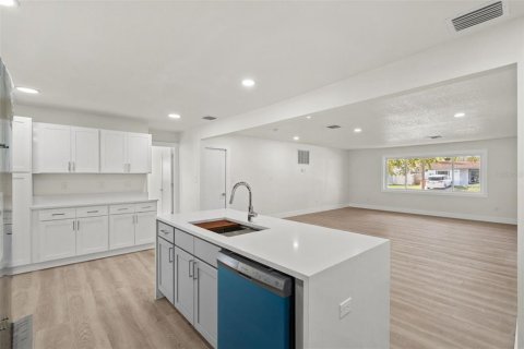 Villa ou maison à louer à Clearwater, Floride: 5 chambres, 178 m2 № 2378000 - photo 12