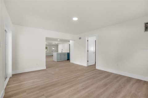 Villa ou maison à louer à Clearwater, Floride: 5 chambres, 178 m2 № 2378000 - photo 18