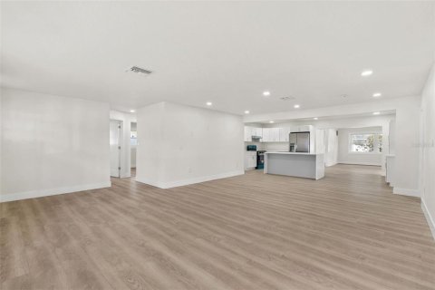 Villa ou maison à louer à Clearwater, Floride: 5 chambres, 178 m2 № 2378000 - photo 5