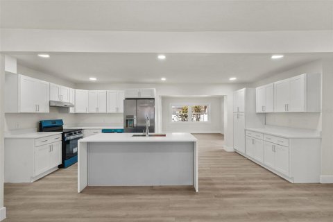 Villa ou maison à louer à Clearwater, Floride: 5 chambres, 178 m2 № 2378000 - photo 8