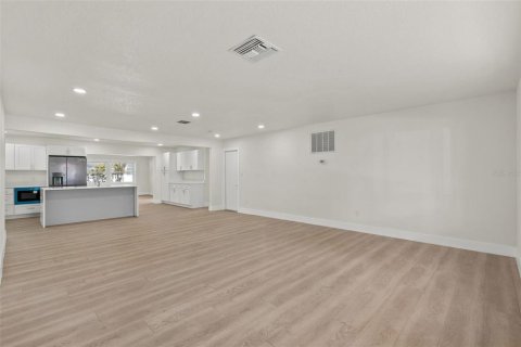 Villa ou maison à louer à Clearwater, Floride: 5 chambres, 178 m2 № 2378000 - photo 4