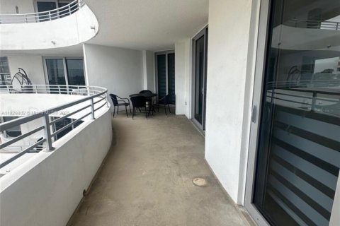 Снять в аренду кондоминиум в Майами-Бич, Флорида 2 спальни, 98.85м2, № 1963268 - фото 23