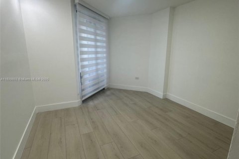 Снять в аренду кондоминиум в Майами-Бич, Флорида 2 спальни, 98.85м2, № 1963268 - фото 15