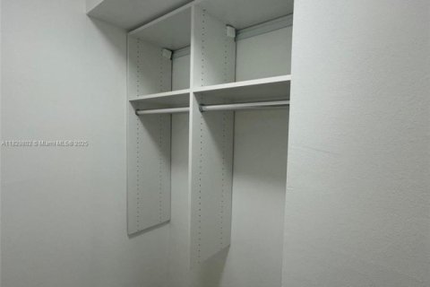 Снять в аренду кондоминиум в Майами-Бич, Флорида 2 спальни, 98.85м2, № 1963268 - фото 12