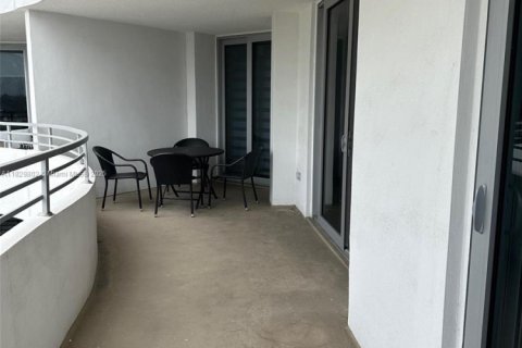 Снять в аренду кондоминиум в Майами-Бич, Флорида 2 спальни, 98.85м2, № 1963268 - фото 22