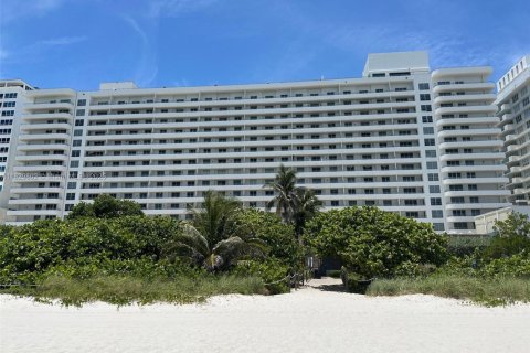 Снять в аренду кондоминиум в Майами-Бич, Флорида 2 спальни, 98.85м2, № 1963268 - фото 30