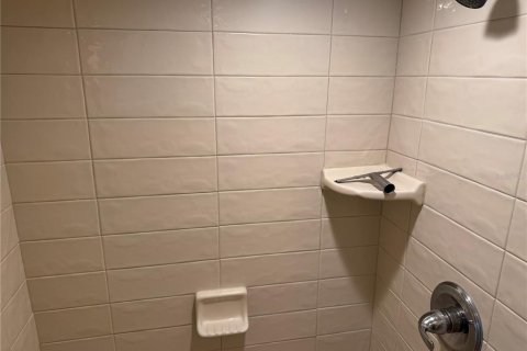 Condo in Daytona Beach, Florida, 2 bedrooms № 2213764 - photo 15