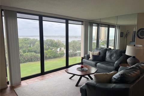 Condo in Daytona Beach, Florida, 2 bedrooms № 2213764 - photo 9