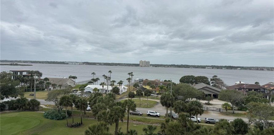 Condo in Daytona Beach, Florida, 2 bedrooms № 2213764