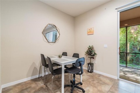Townhouse in Tampa, Florida 3 bedrooms, 144 sq.m. № 2394004 - photo 23