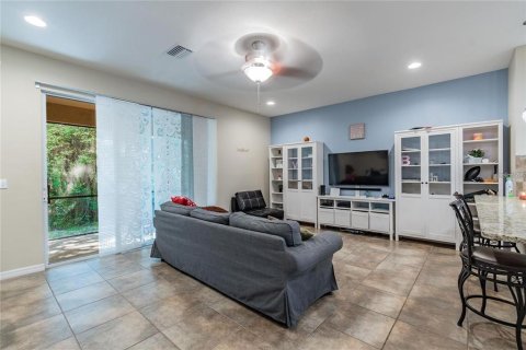 Townhouse in Tampa, Florida 3 bedrooms, 144 sq.m. № 2394004 - photo 8