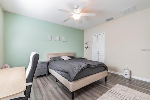 Townhouse in Tampa, Florida 3 bedrooms, 144 sq.m. № 2394004 - photo 19